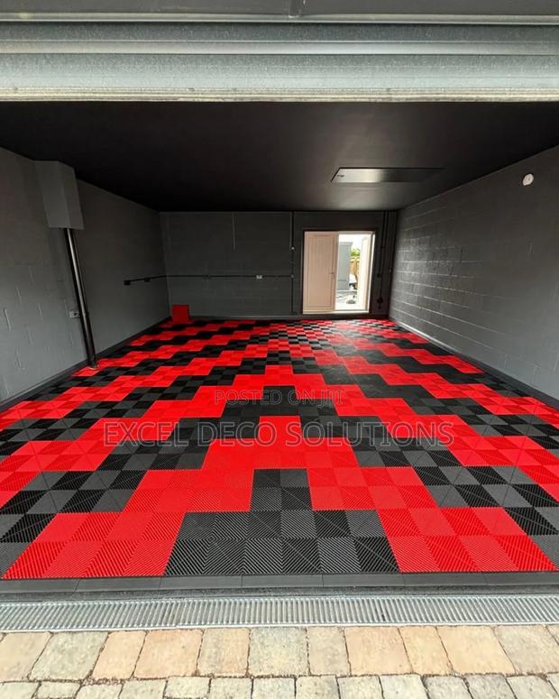 Premium Garage Mat 40x40cm – Long-Lasting, Waterproof Anti-Slip 