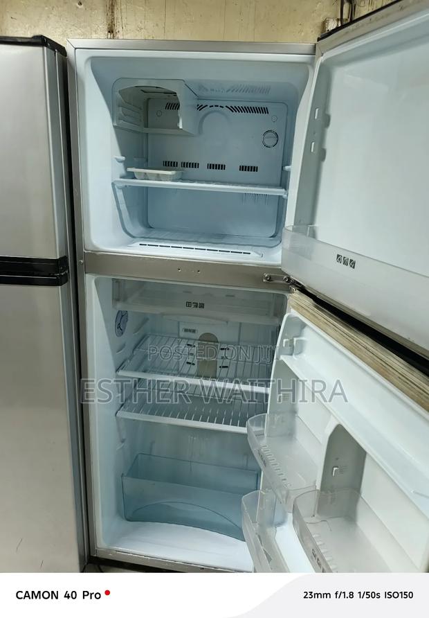 Non Frost Samsung Fridge - thumbnail 4