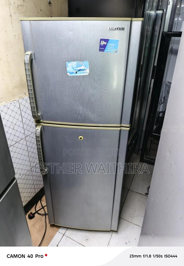 Medium Non Frost Samsung Fridge - thumbnail 2