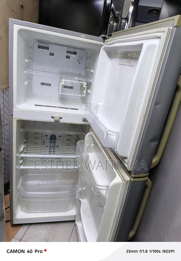 Medium Non Frost Samsung Fridge - thumbnail 4