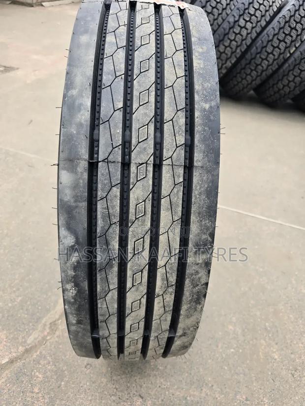 235/75r17.5 Lionlord Tyre - thumbnail 2
