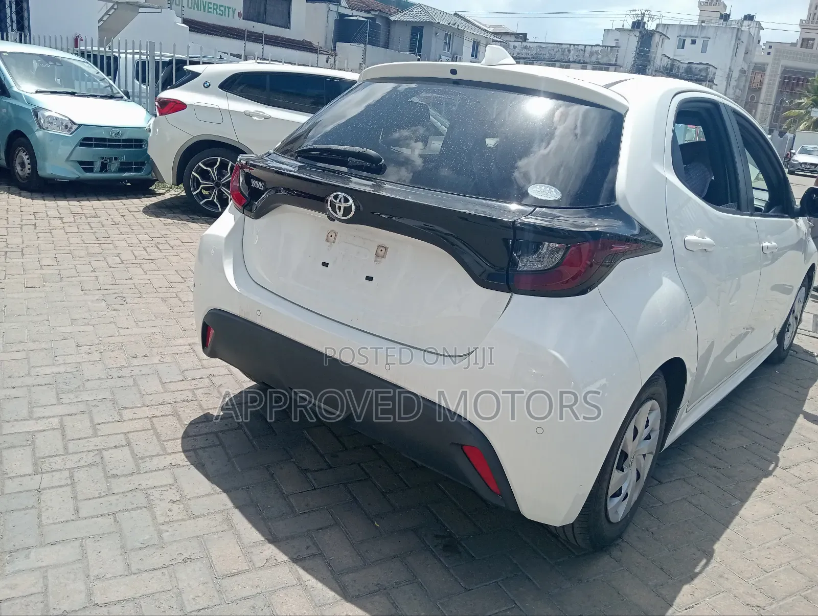 Toyota Yaris 2018 White