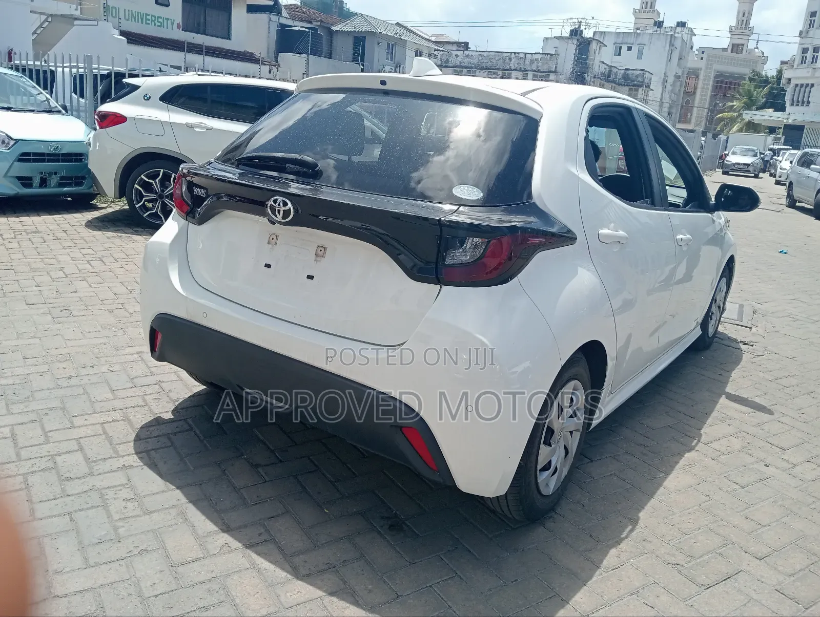 Toyota Yaris 2018 White