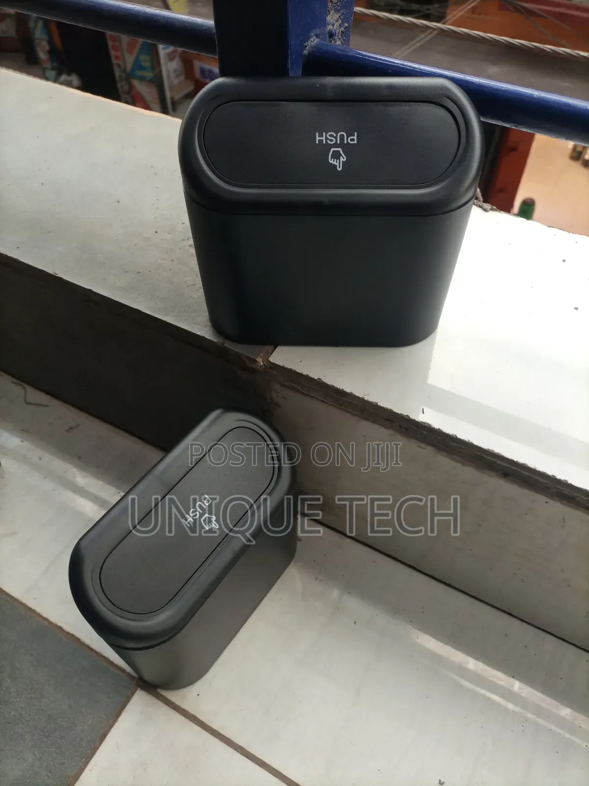 Car Door Clip on Dust Bin /Mount Style Mini Garbage Holder