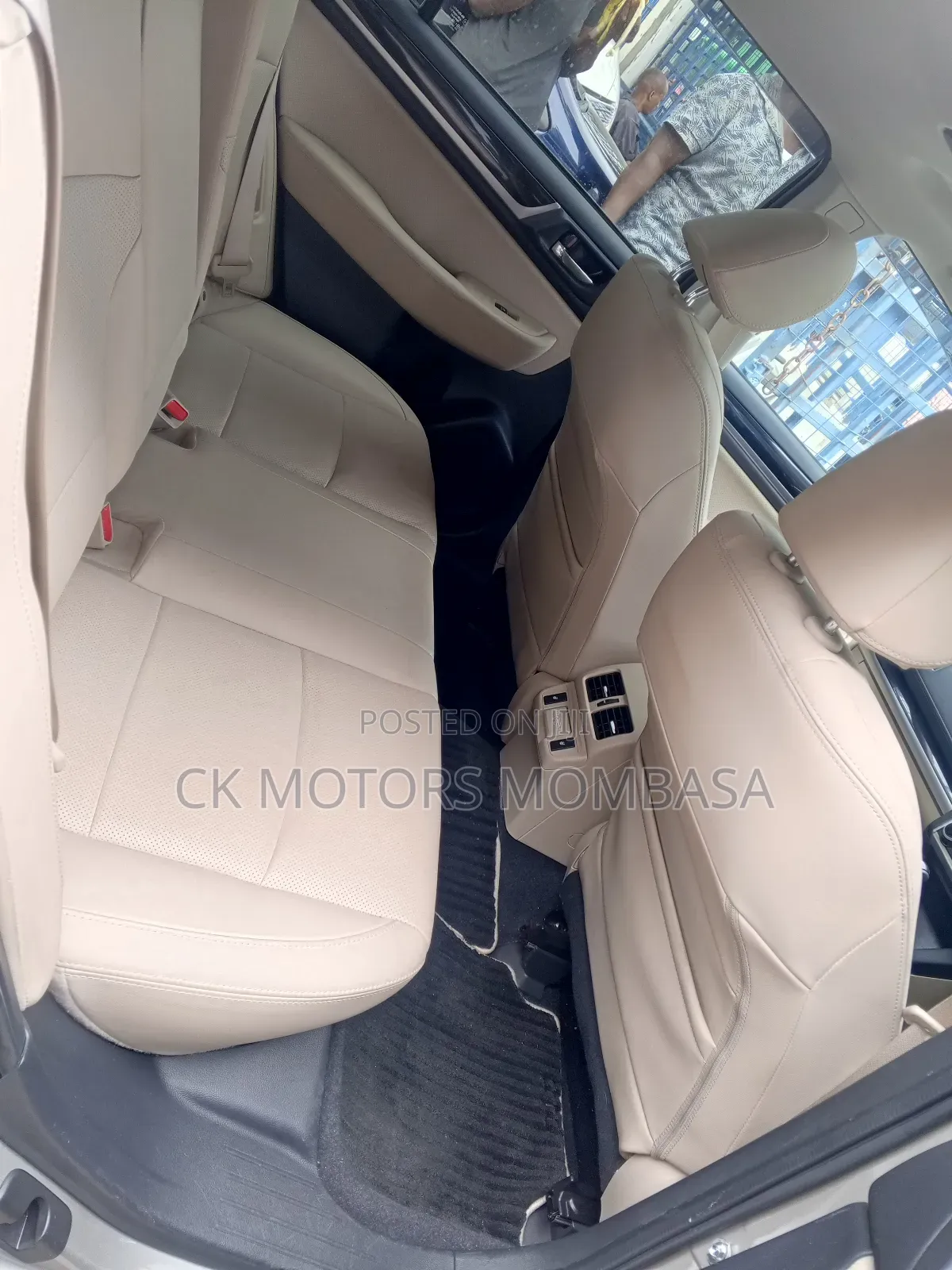 Subaru Outback 2019 Gold
