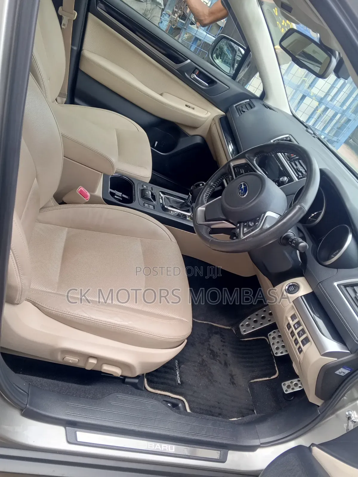 Subaru Outback 2019 Gold