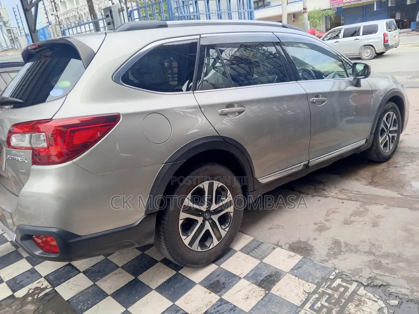 Subaru Outback 2019 Gold