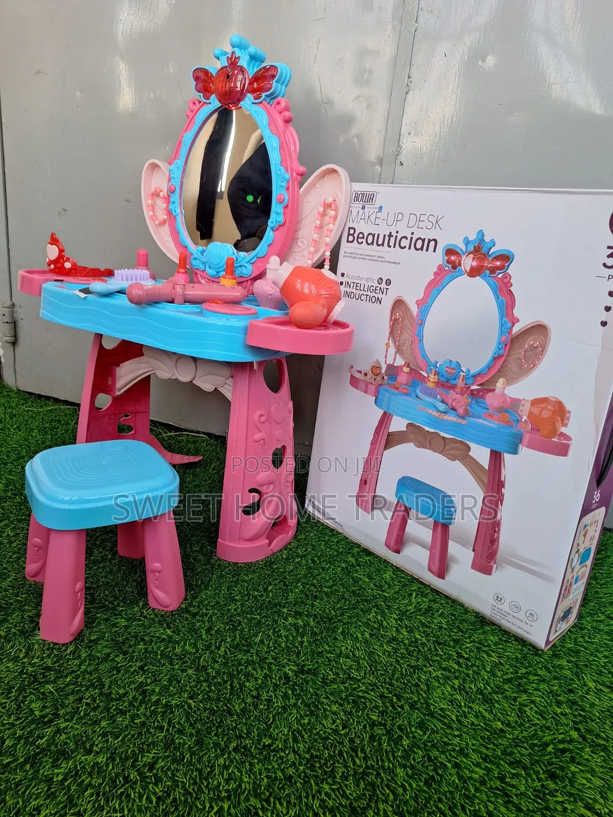 Kids Make-Up Desk