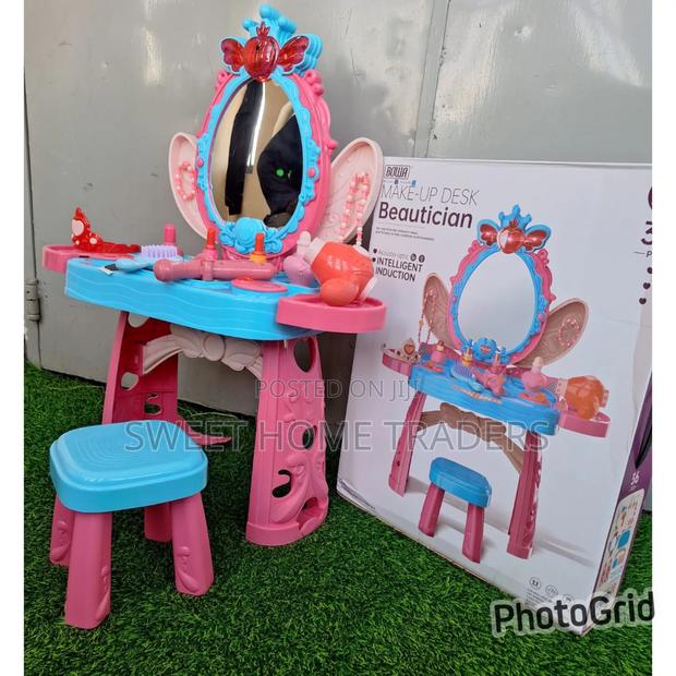 Make-Up Desk With Mirror