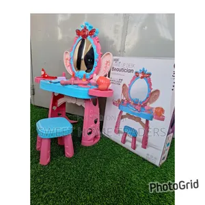 Make-Up Desk