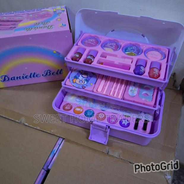 Kids Make Up Kit With Drawer