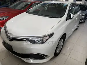 Toyota Auris 2018 Off white