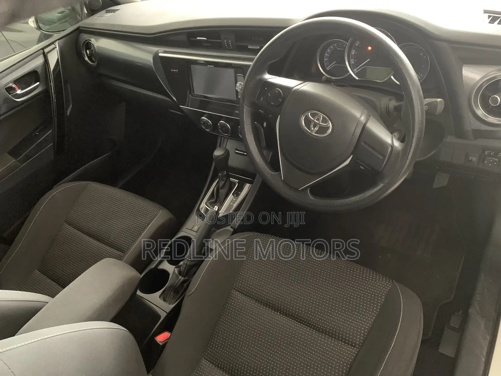 Toyota Auris 2018 Off white