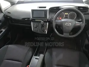 Toyota Wish 2018 Silver