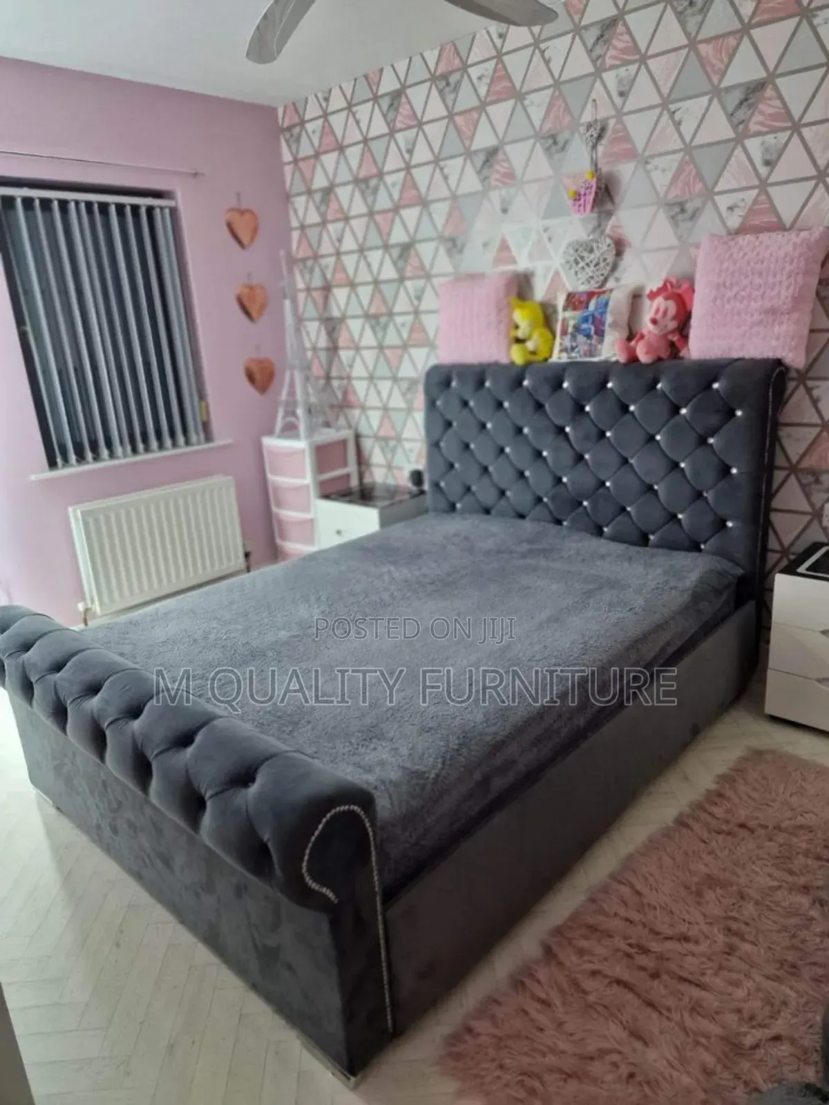 Black Chesterfield Elegant Beds