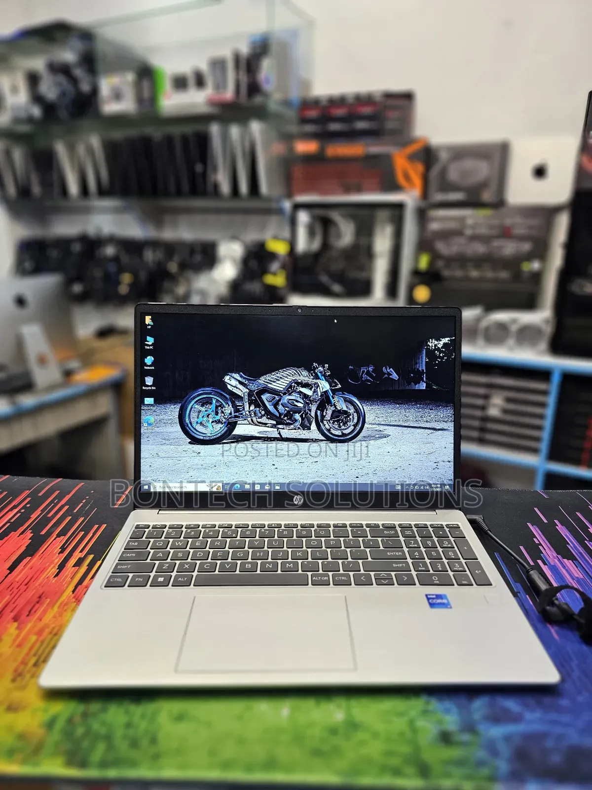 Laptop HP 250 G10 8GB Intel Core I7 SSD 256GB