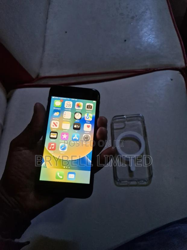 Apple iPhone 8 64 GB Black - thumbnail 5