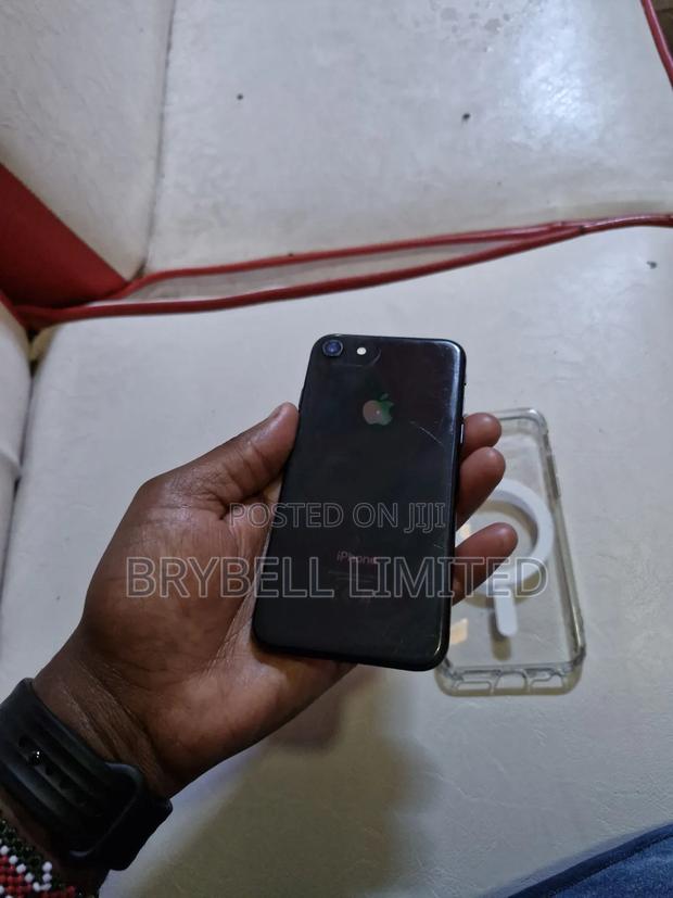 Apple iPhone 8 64 GB Black - thumbnail 6