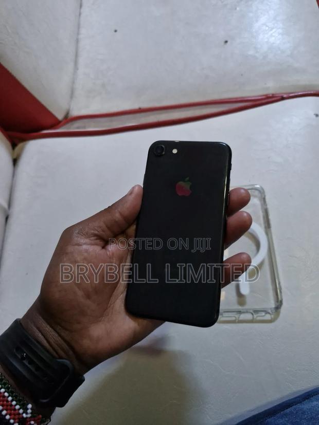 Apple iPhone 8 64 GB Black - thumbnail 3