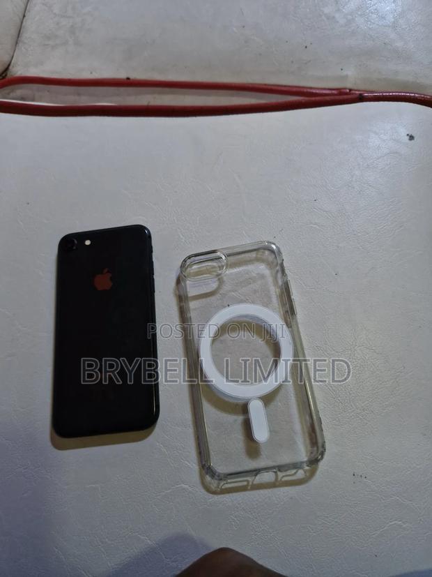 Apple iPhone 8 64 GB Black - thumbnail 7