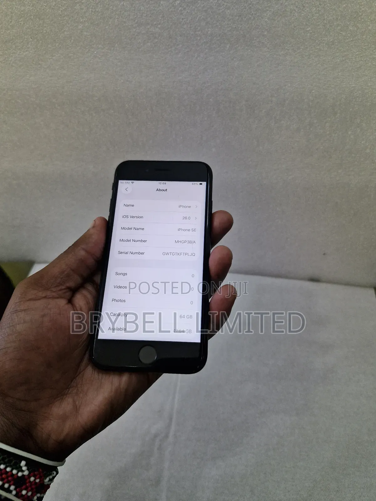 Apple iPhone SE 64 GB Black