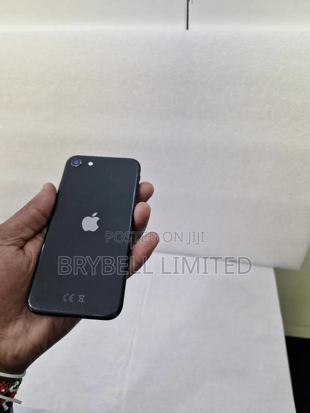 Apple iPhone SE 64 GB Black - main view
