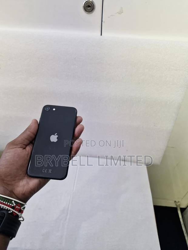 Apple iPhone SE 64 GB Black - thumbnail 4
