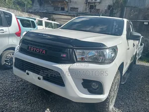 Toyota Hilux 2018 White