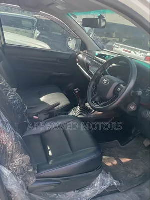 Toyota Hilux 2018 White