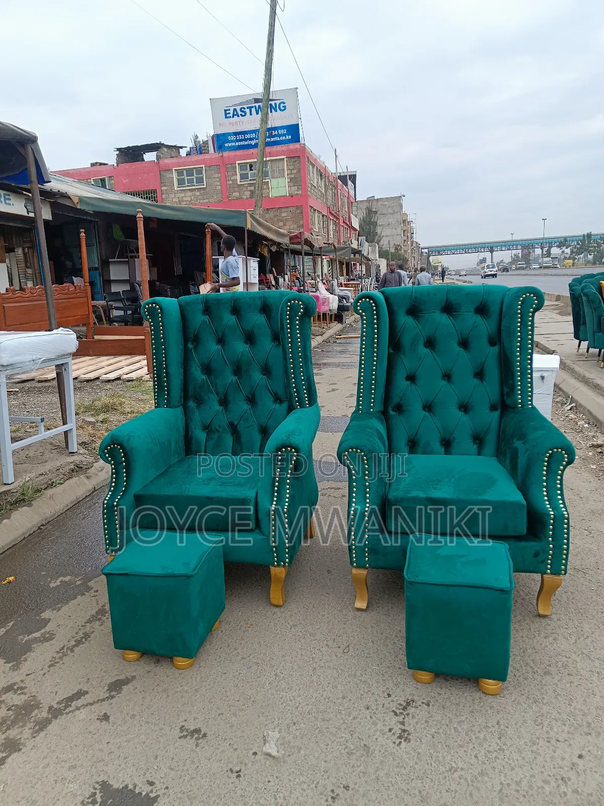 2 Green King Chairs and Stools