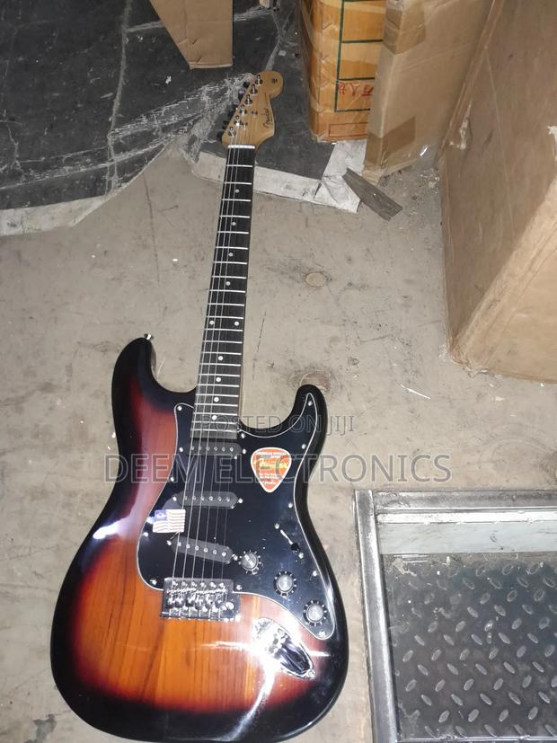 Fender Rythm 22 Flets Electric Guitar