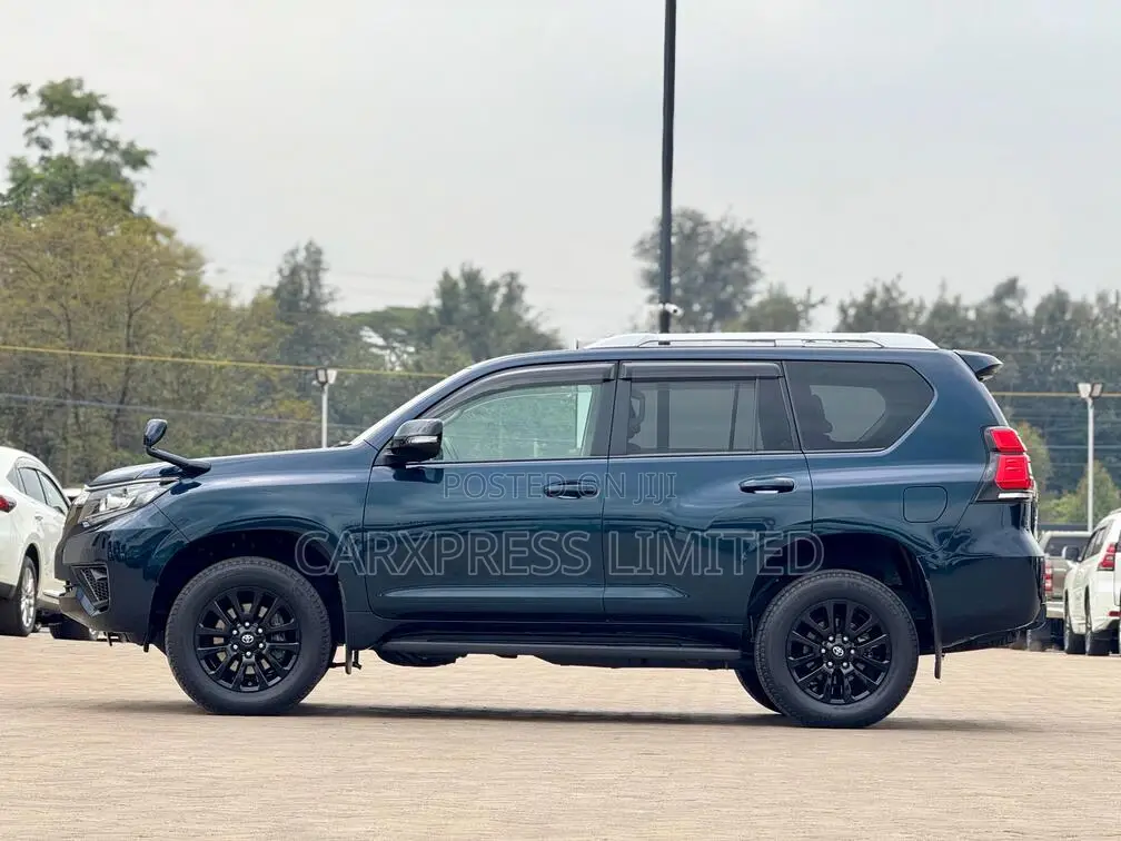 Toyota Land Cruiser Prado 2020 Blue