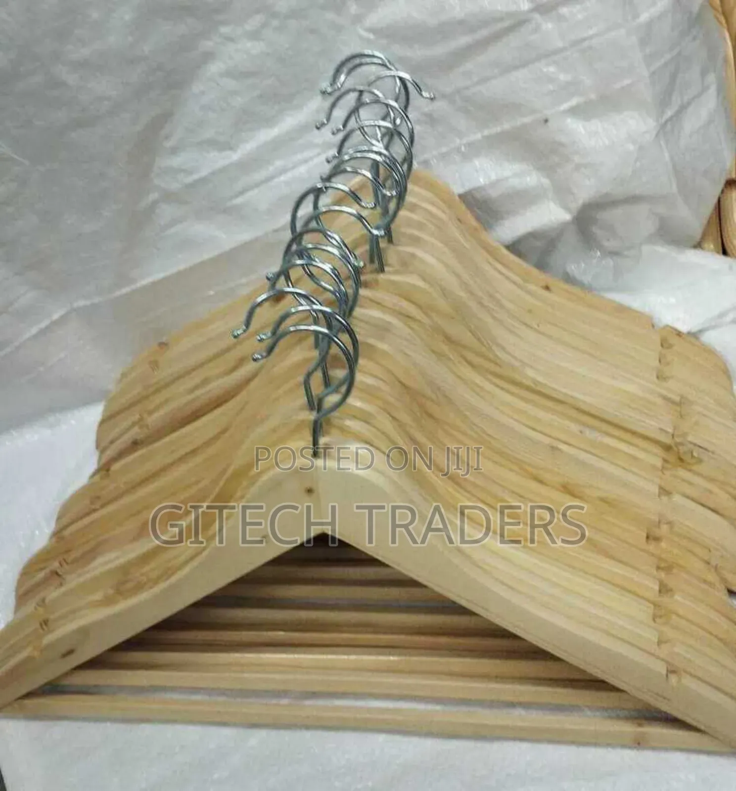 10pcs Wooden Hungers