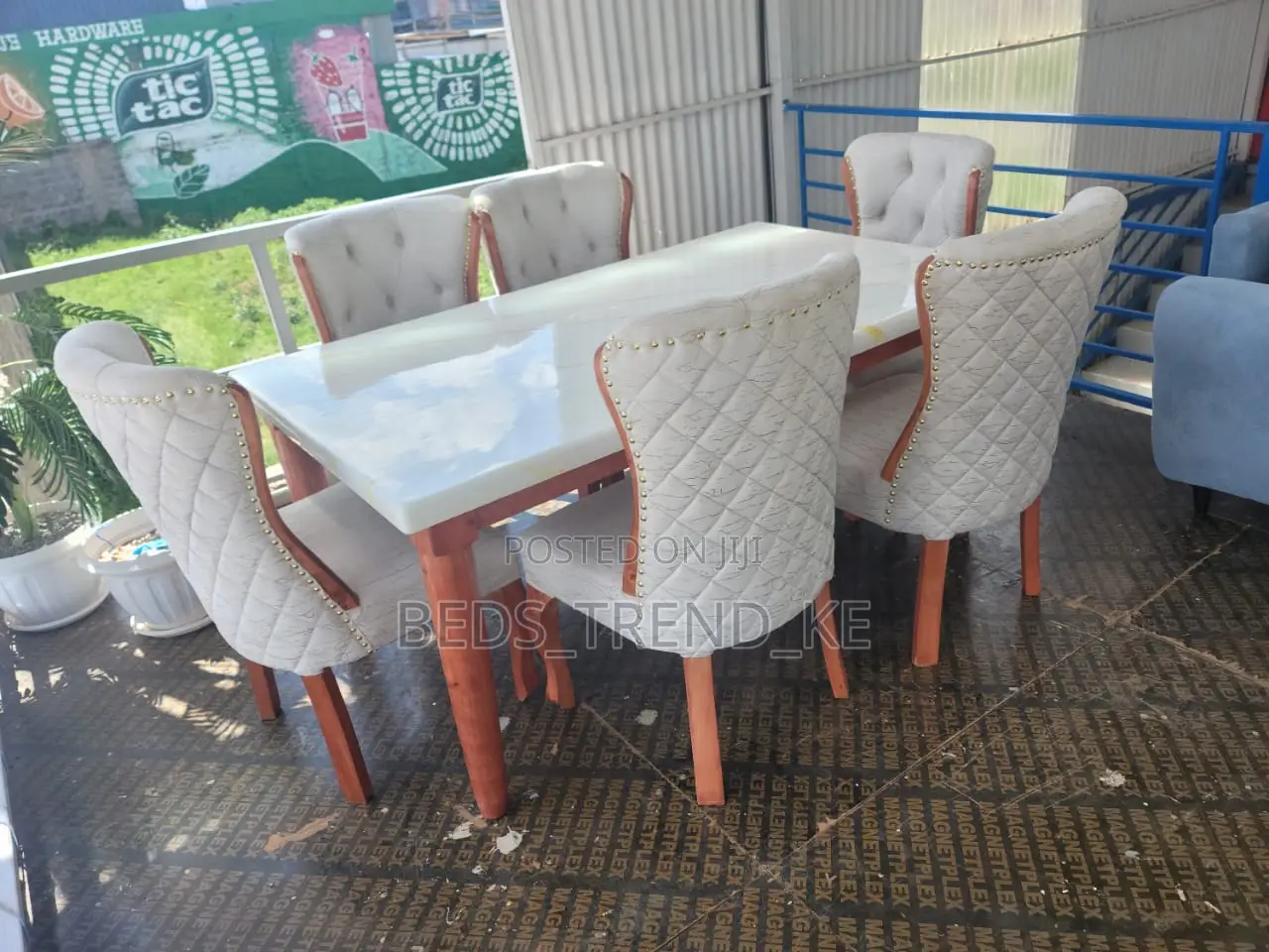 Cushy 6 Seater Dining Set