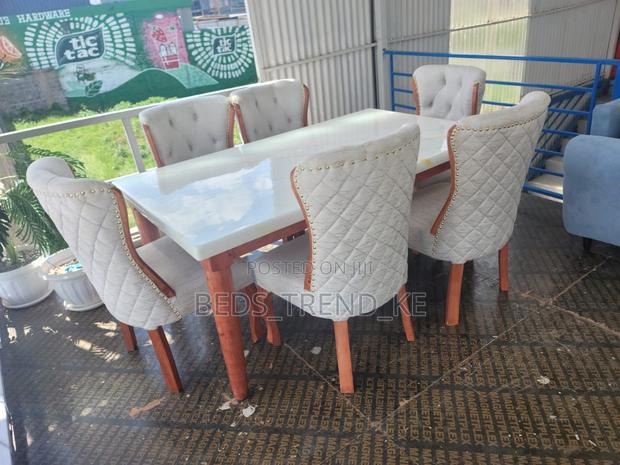 Cushy 6 Seater Dining Set