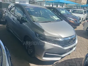 Honda Fit Shuttle 2019 Silver