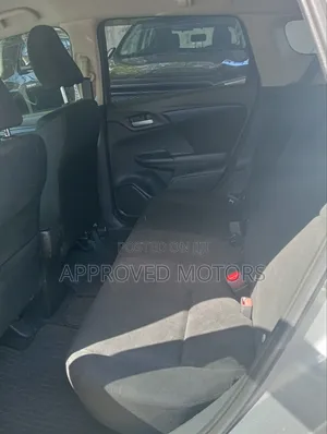Honda Fit Shuttle 2019 Silver