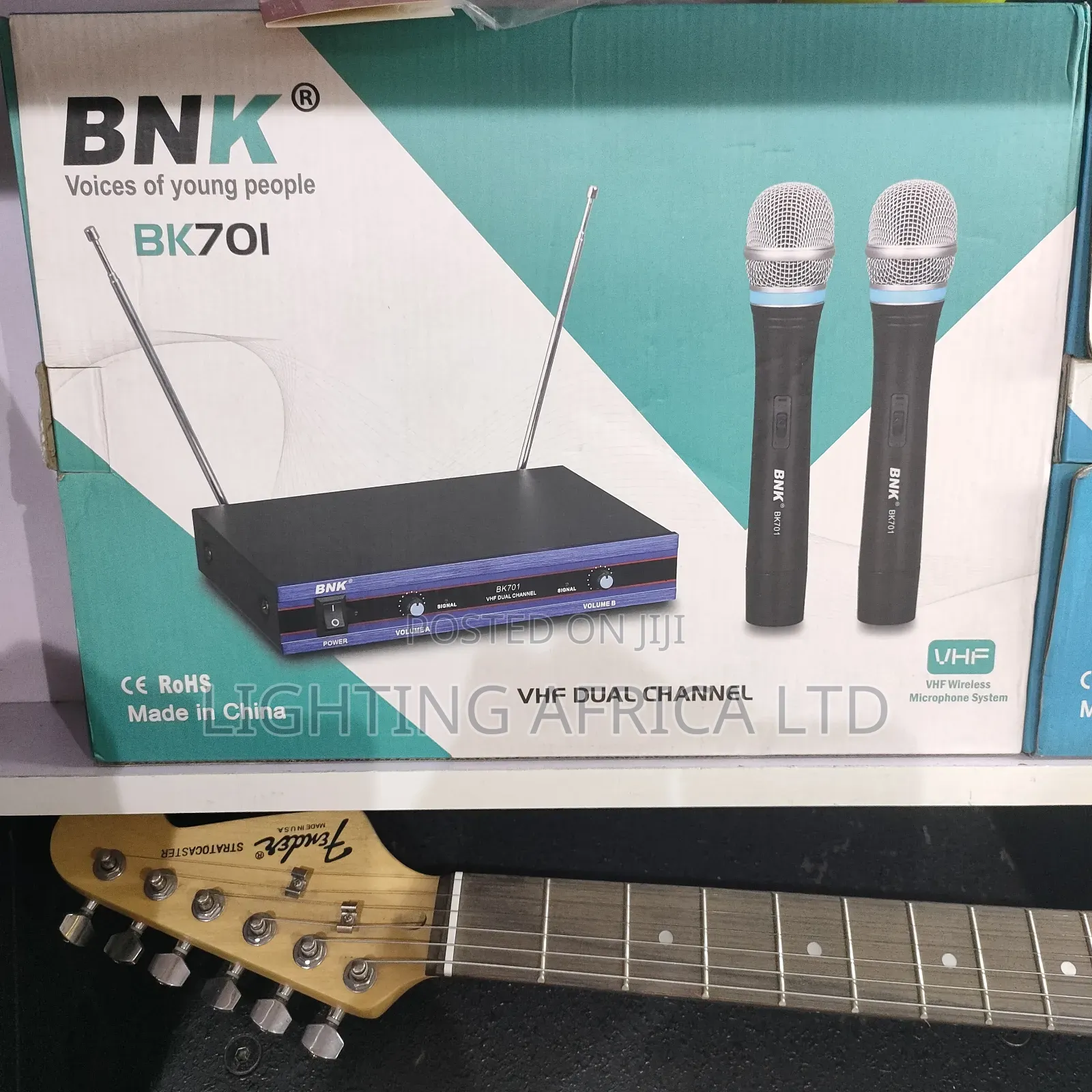 Powerful 8 Channels Outdoor Sound -(2)Ev Mid Speakers - Wireless Mic