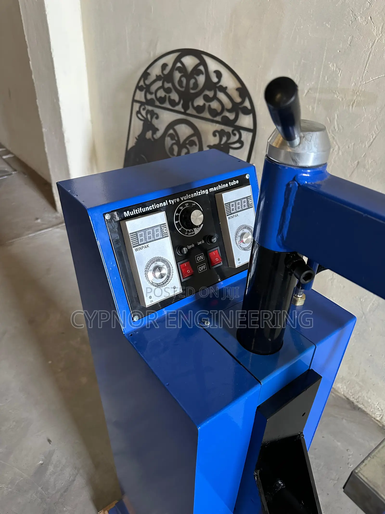 Tyre Vulcanizing Machine