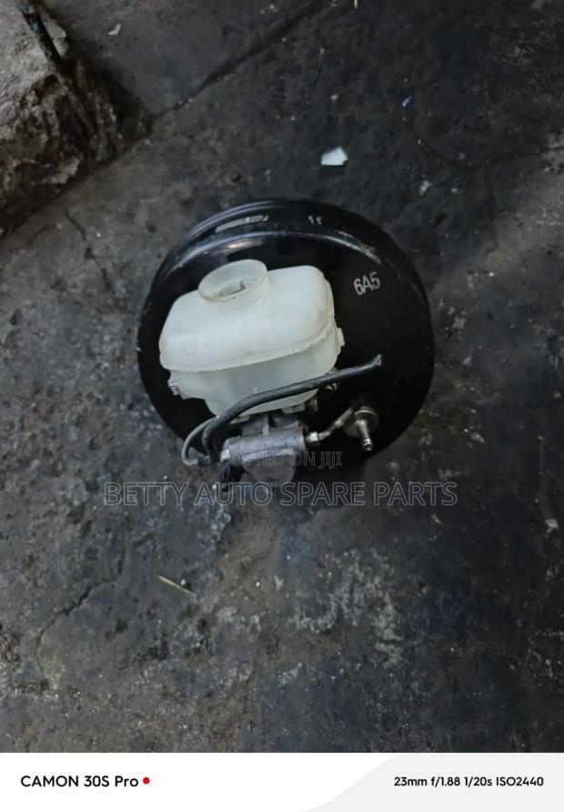 Toyota Hiace Brake Booster