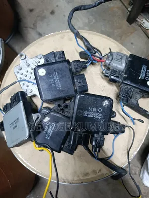 Radiator Cooling Fan Control Module Nissan, Mitsubishi