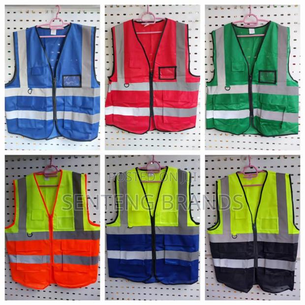 Multi Pocket Reflector Vest - thumbnail 2