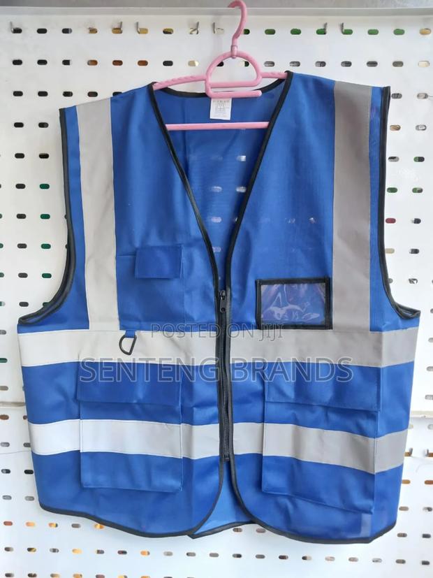 Multi Pocket Reflector Vest - thumbnail 3