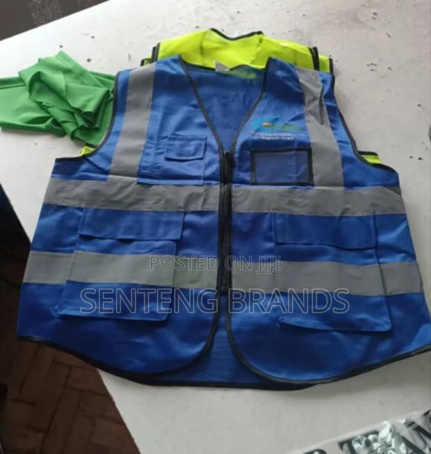 Multi Pocket Reflector Vest - thumbnail 4