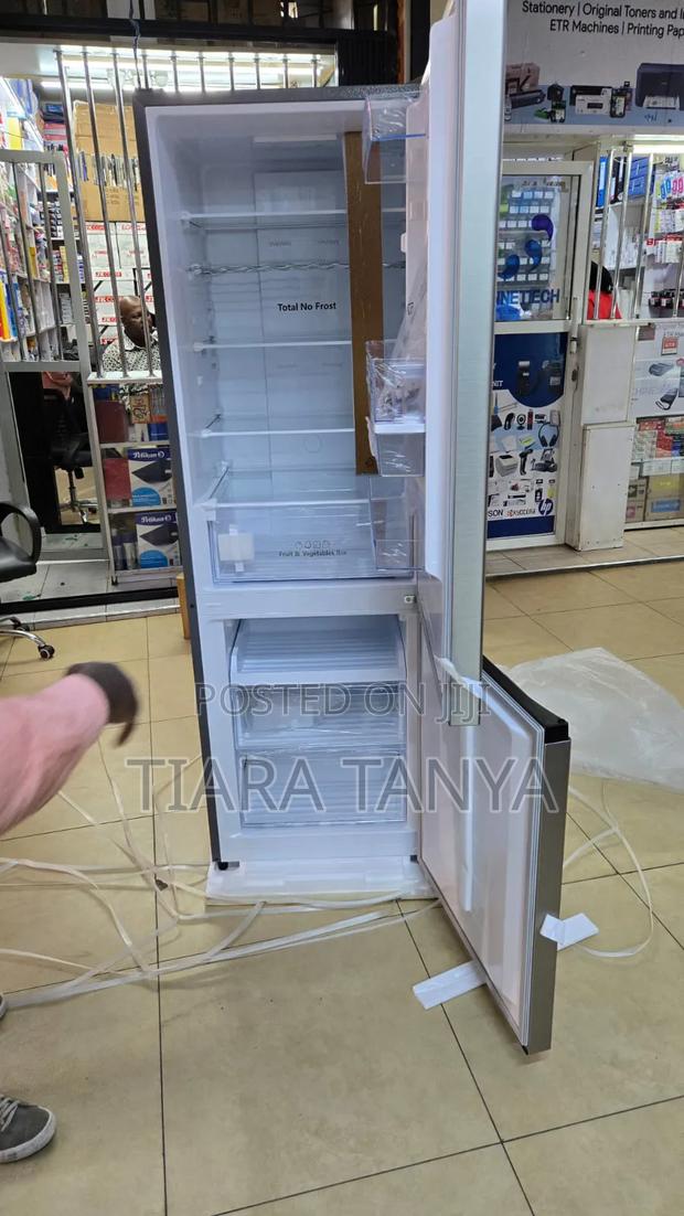 Hisense 292 Litres Bottom Freezer Fridge - thumbnail 2