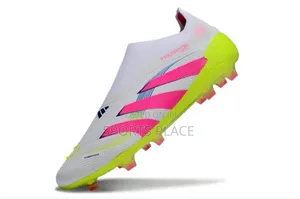 Laceless Elite Hybrid Predator Firm Ground Football Boots