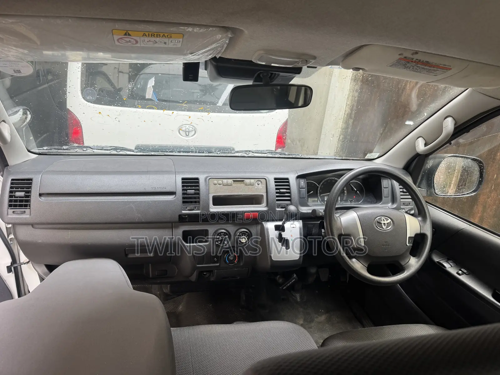 Toyota Regius 2019 White