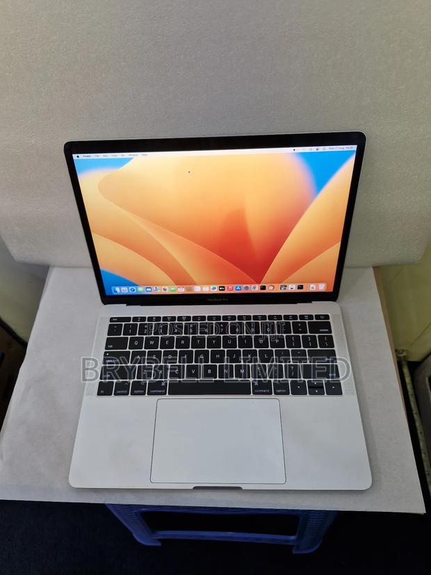 Laptop Apple MacBook Pro 2017 8GB Intel Core I5 SSD 128GB - main view