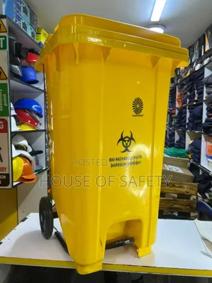 Dust Bin With Wheel