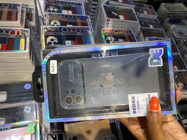 Aaralhub iPhone 12 Carbon Fiber Autofocus Back Cover Case - main view